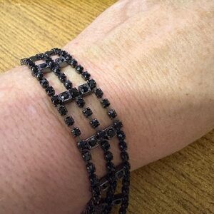 B70 Black Rhjnestone chain Bracelet